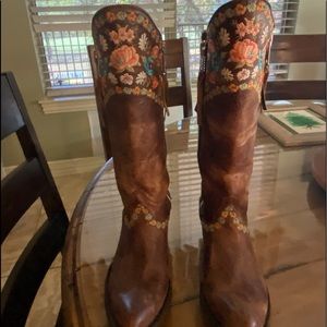 Hand made Old Gringo boots. Size 7.5B